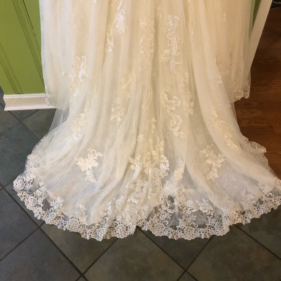 Mori Lee wedding dress - Picture 11 of 13